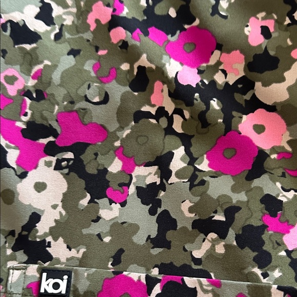 2 Koi Next Gen XL scrub tops. - Picture 2 of 3